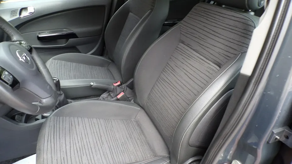 OPEL Corsa -