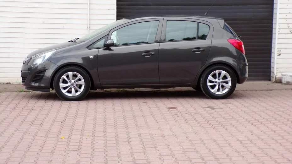 OPEL Corsa -