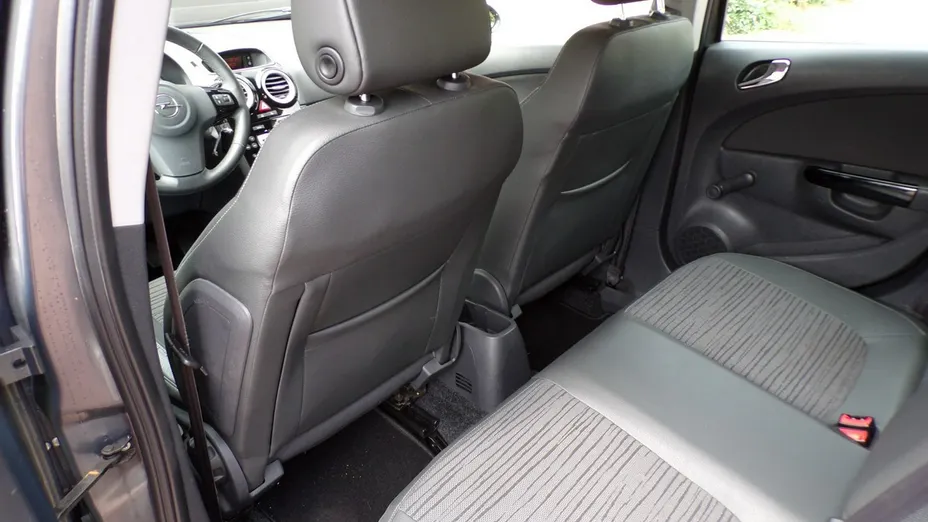 OPEL Corsa -