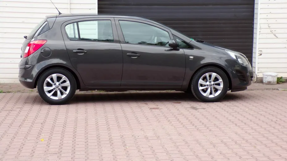 OPEL Corsa -