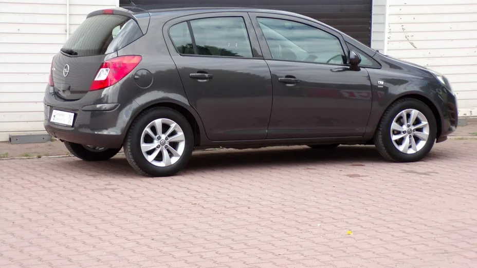 OPEL Corsa -