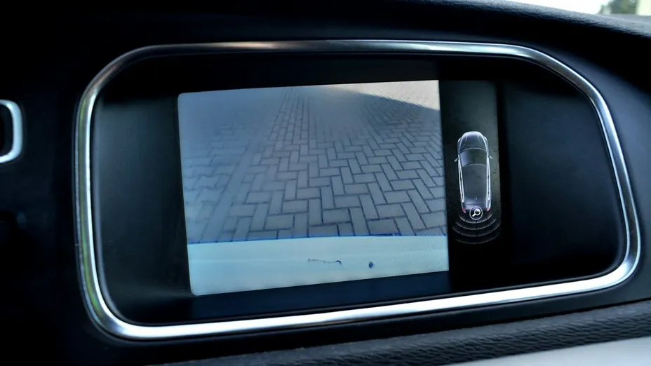VOLVO V40 -