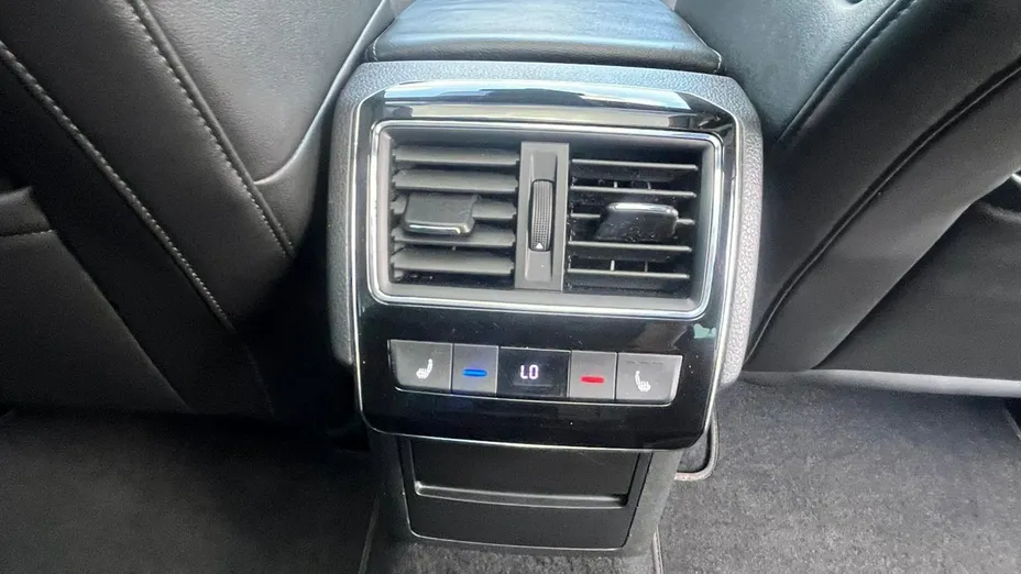 SKODA Superb -