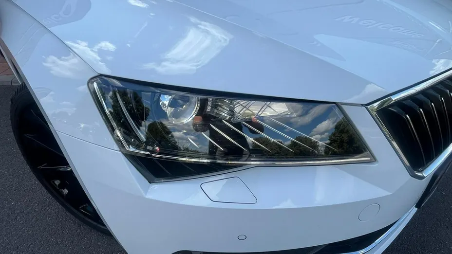SKODA Superb -