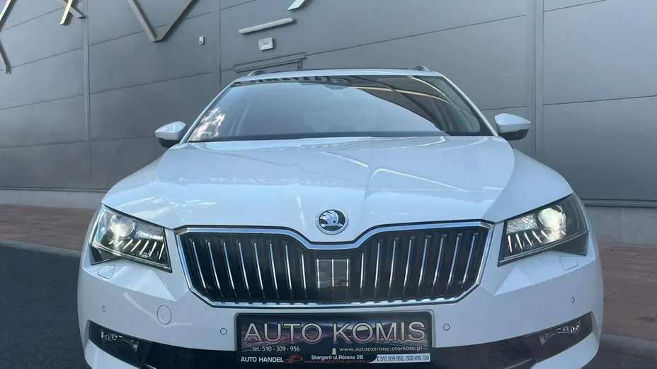 SKODA Superb -