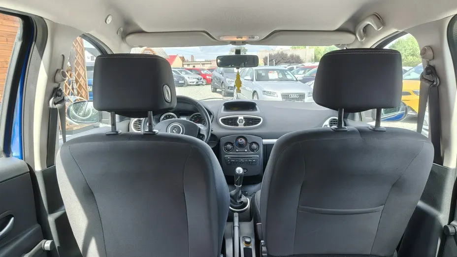 RENAULT Clio -