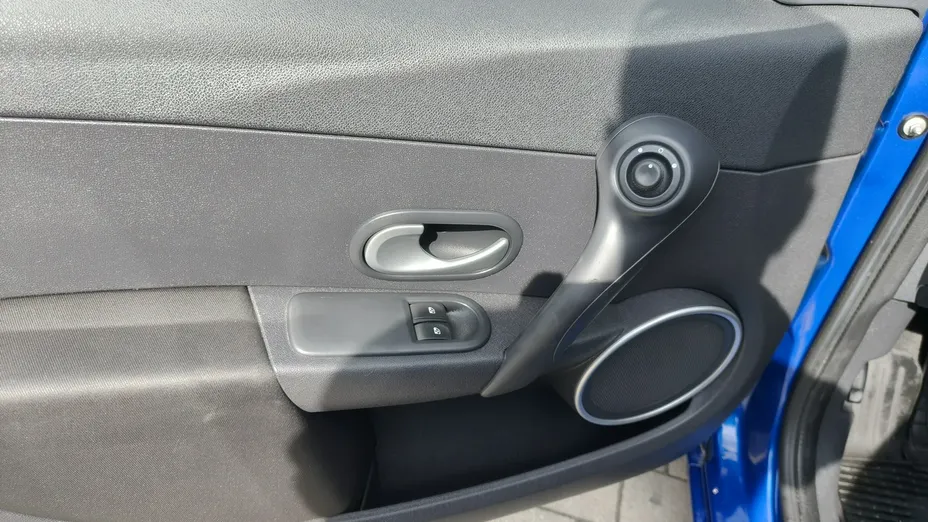 RENAULT Clio -