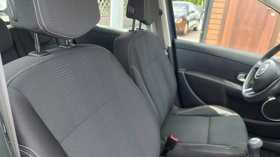 RENAULT Clio -