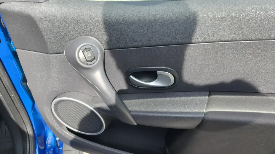 RENAULT Clio -