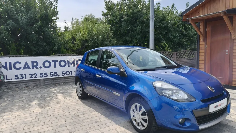 RENAULT Clio -