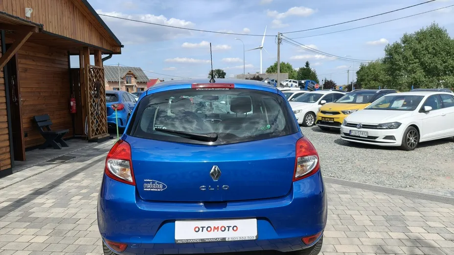 RENAULT Clio -