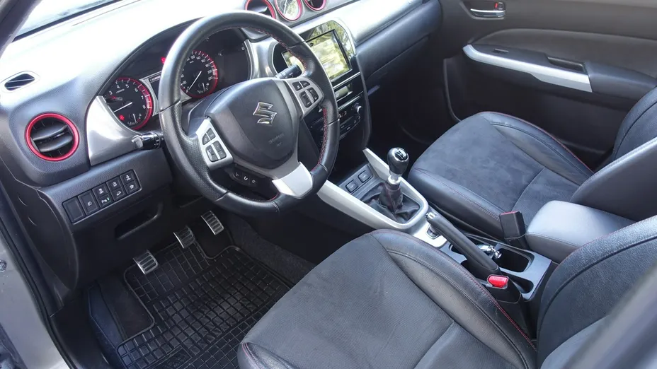 SUZUKI Vitara -
