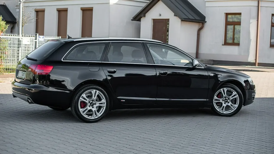 AUDI A6 -