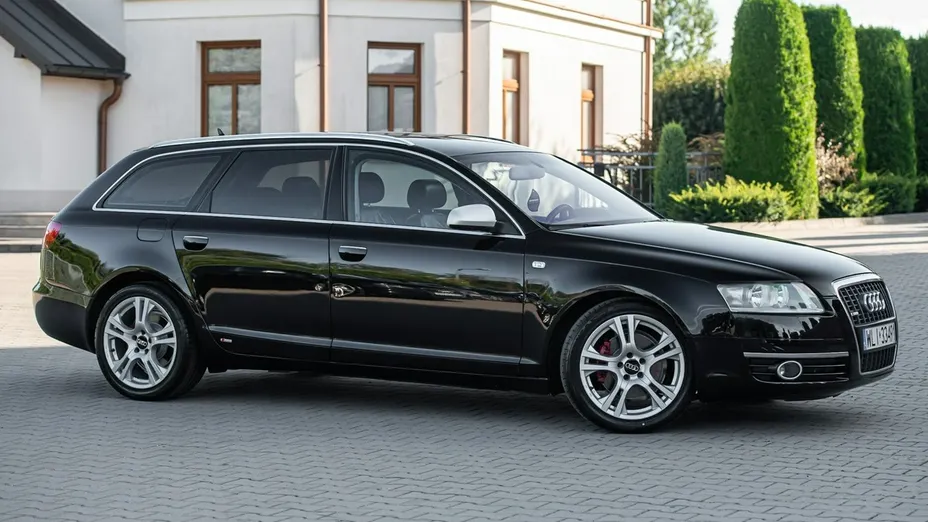 AUDI A6 -