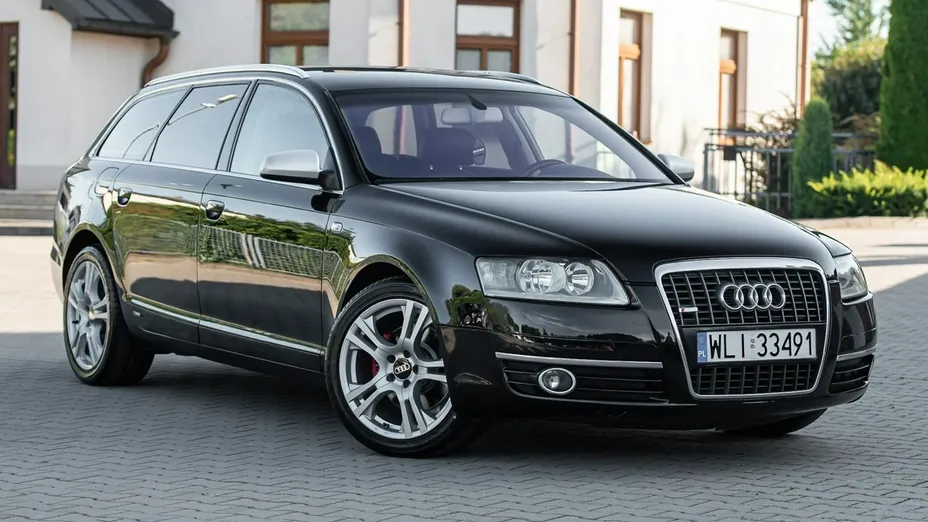 AUDI A6 -