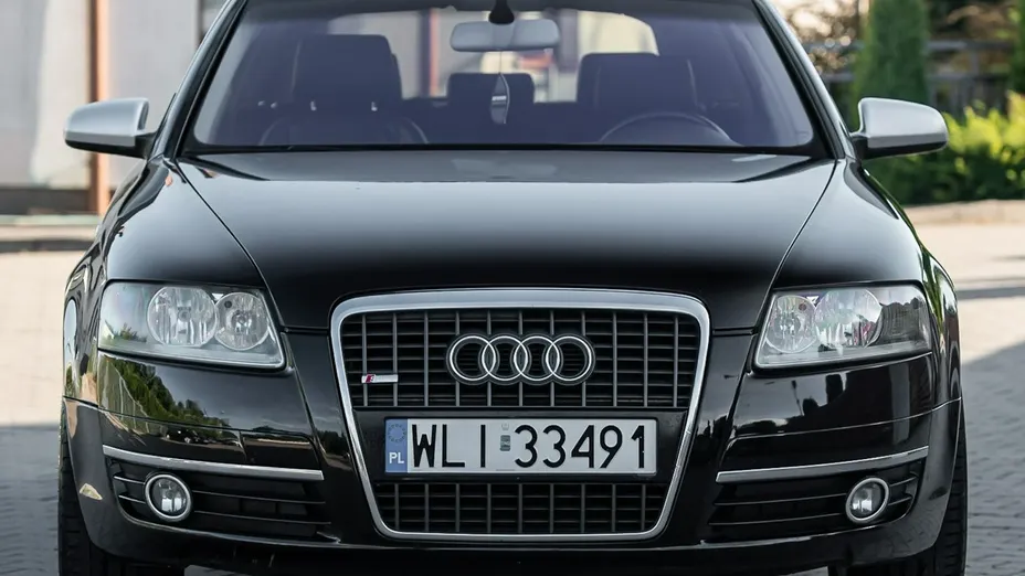 AUDI A6 -