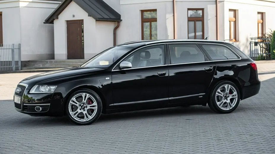 AUDI A6 -