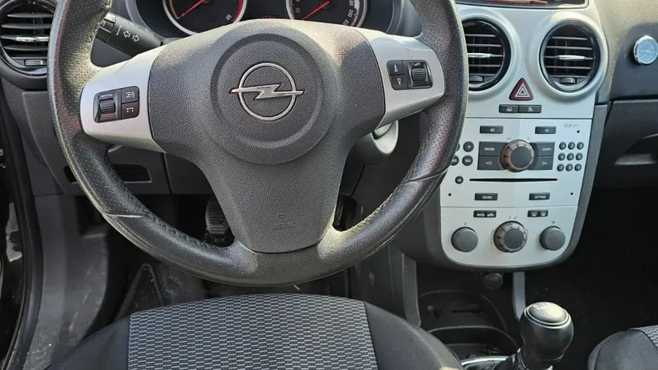 OPEL Corsa -