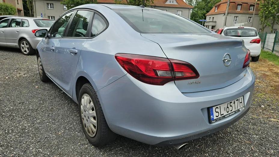 OPEL Astra -