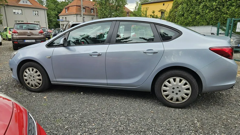 OPEL Astra -