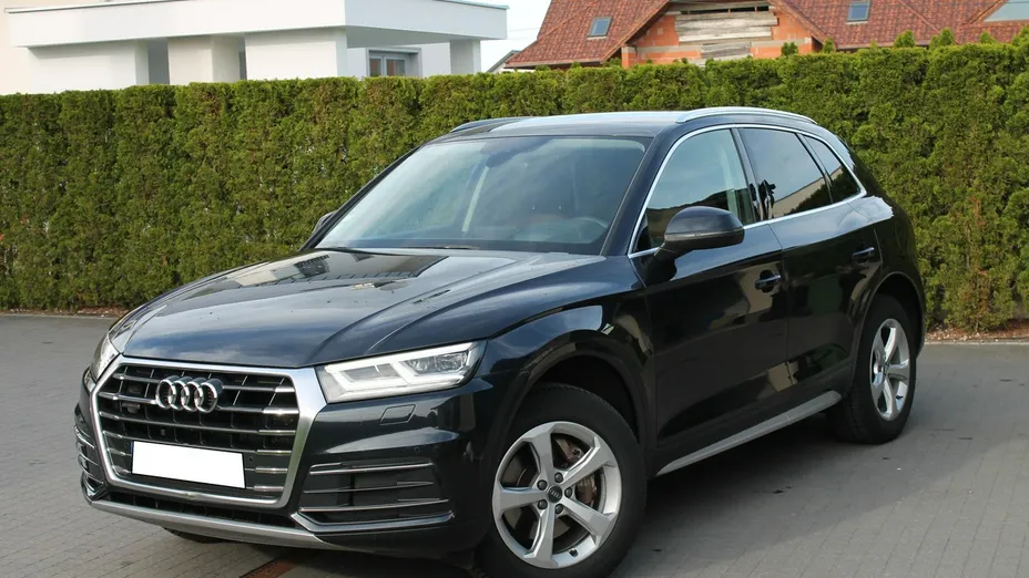 AUDI Q5 -