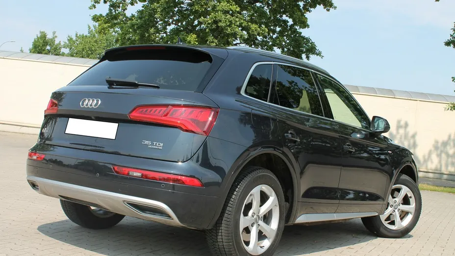 AUDI Q5 -