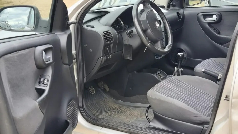 OPEL Corsa -