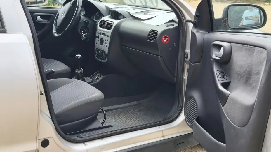 OPEL Corsa -