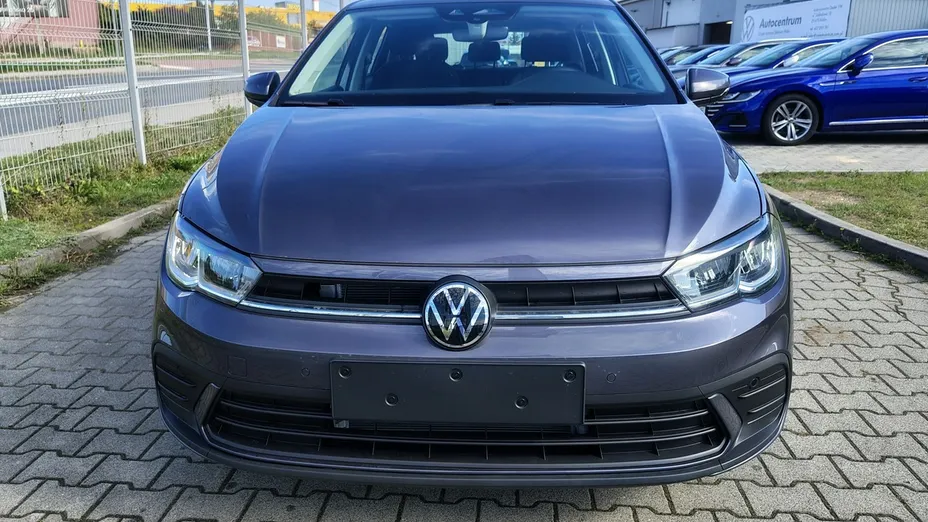 VOLKSWAGEN Polo -