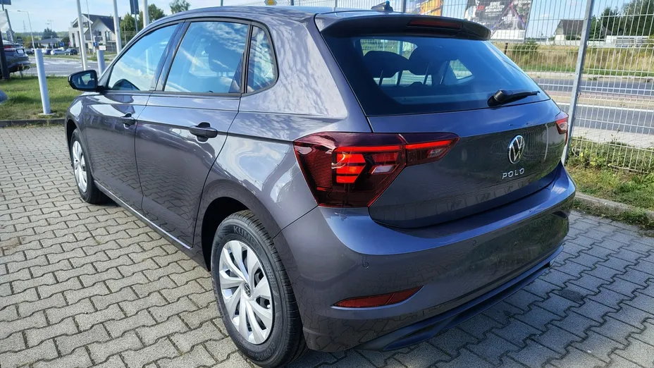 VOLKSWAGEN Polo -