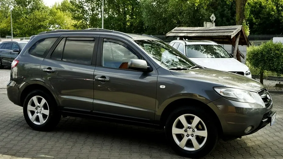 HYUNDAI Santa Fe -