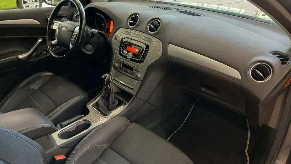 FORD Mondeo -