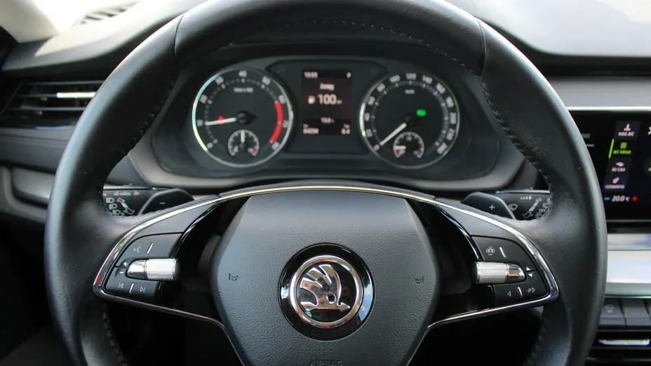 SKODA Octavia -