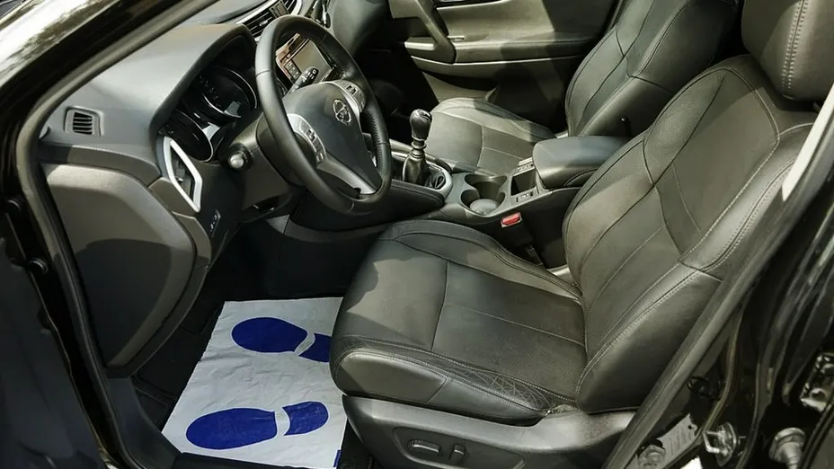 NISSAN Qashqai -