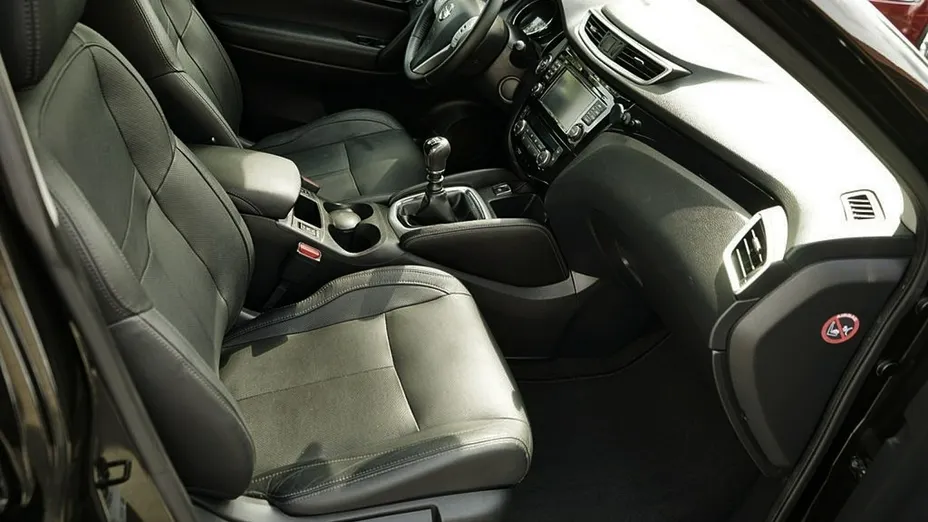 NISSAN Qashqai -