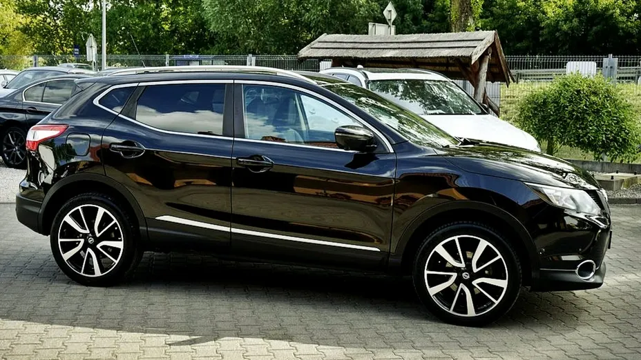 NISSAN Qashqai -