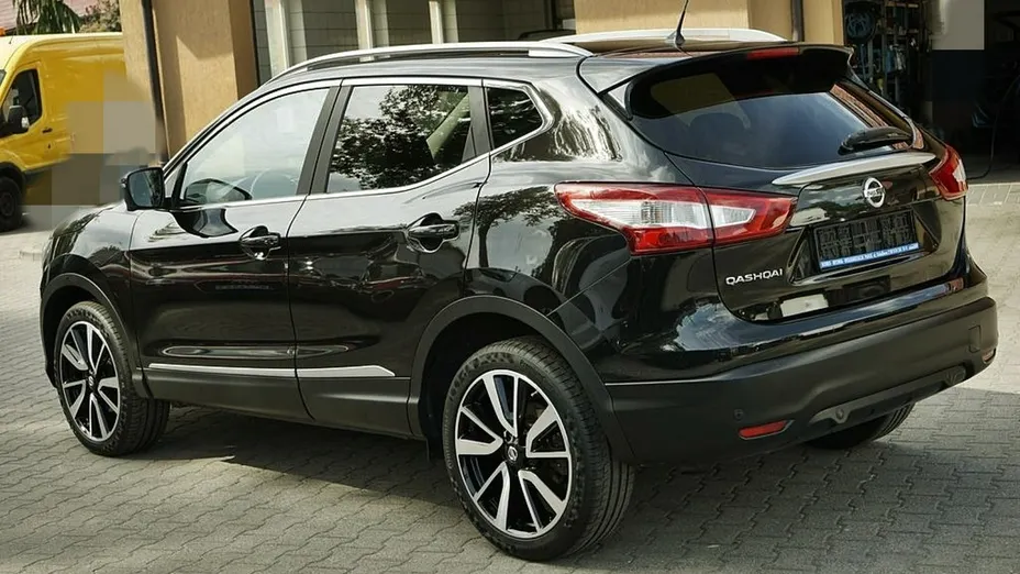 NISSAN Qashqai -