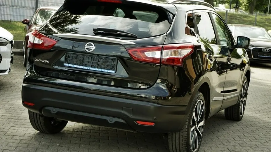 NISSAN Qashqai -