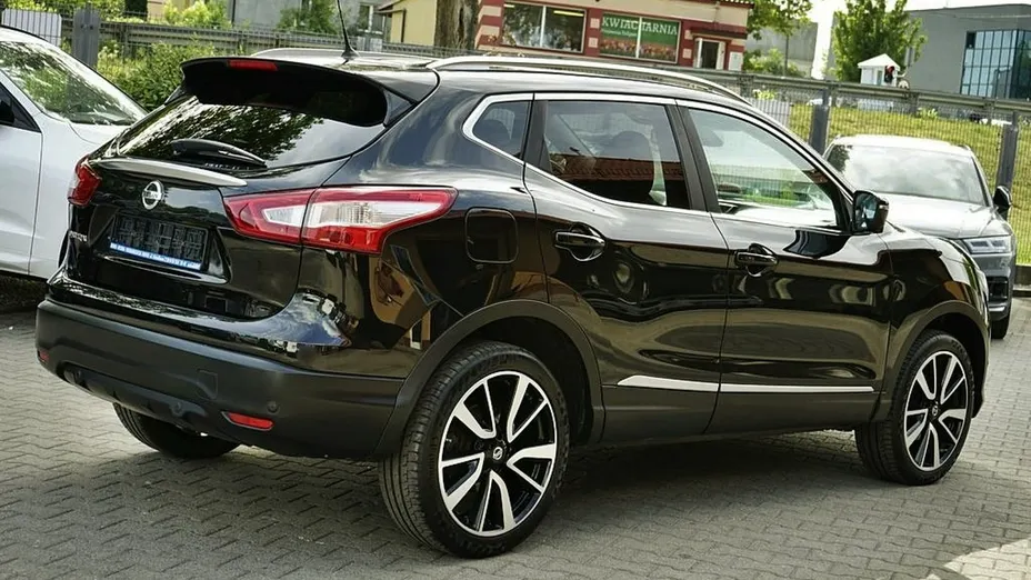 NISSAN Qashqai -