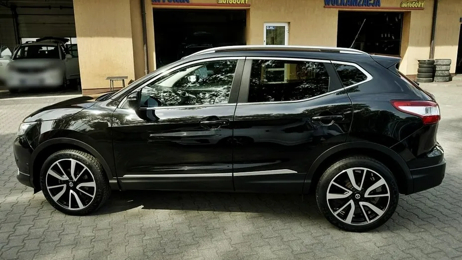 NISSAN Qashqai -