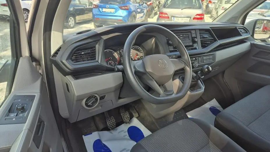 VOLKSWAGEN Transporter -