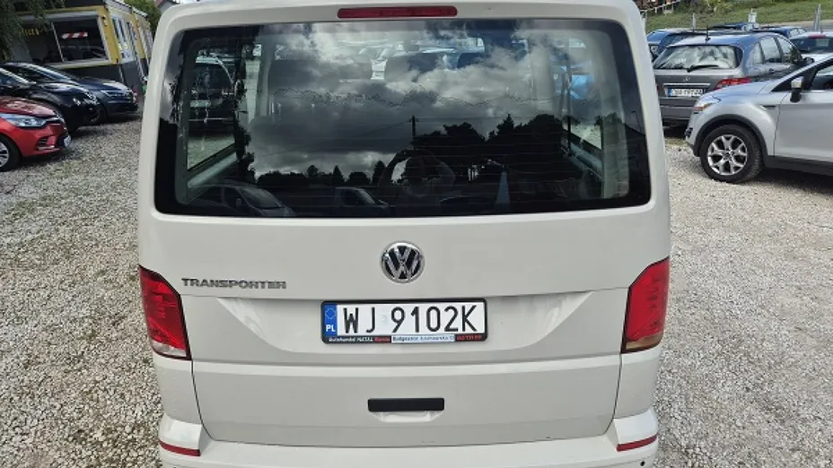 VOLKSWAGEN Transporter -