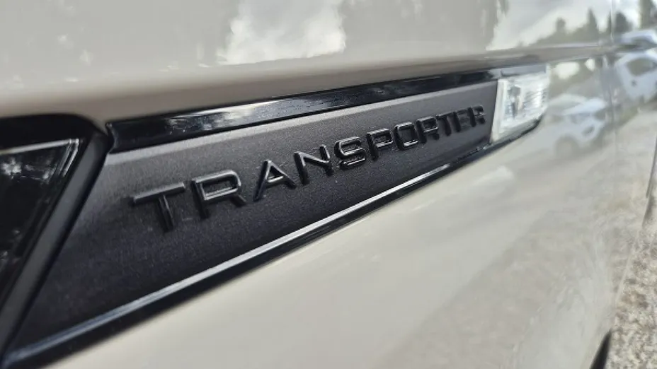 VOLKSWAGEN Transporter -