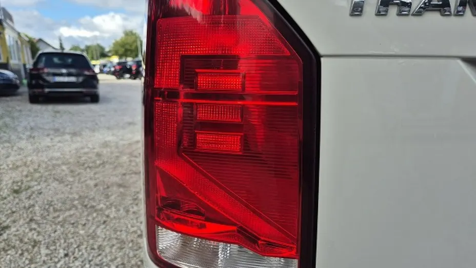 VOLKSWAGEN Transporter -