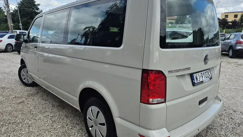 VOLKSWAGEN Transporter -