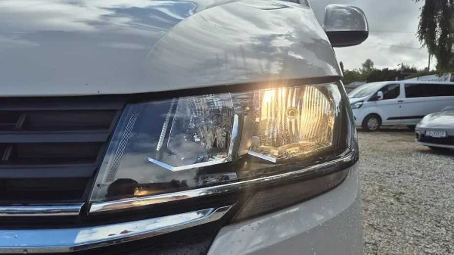 VOLKSWAGEN Transporter -