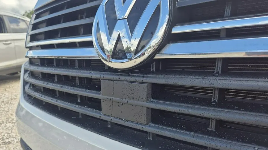 VOLKSWAGEN Transporter -