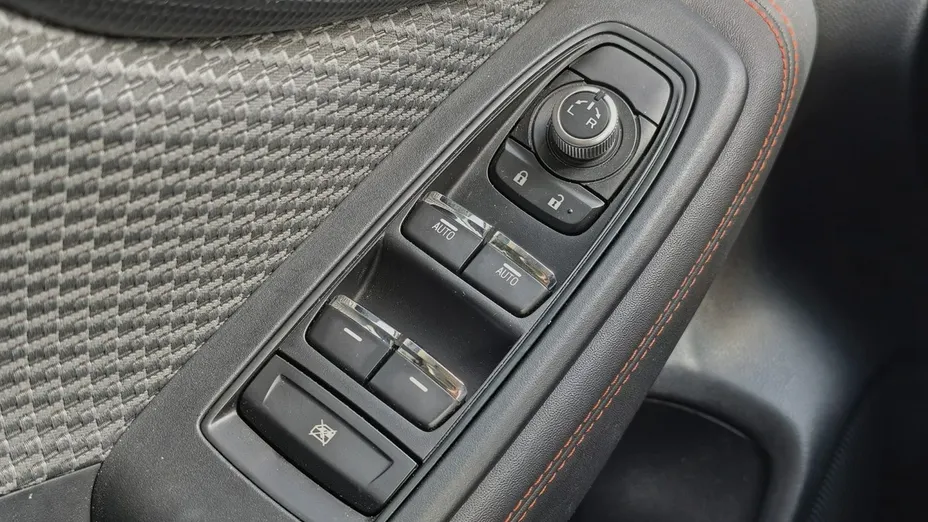 SUBARU Forester -