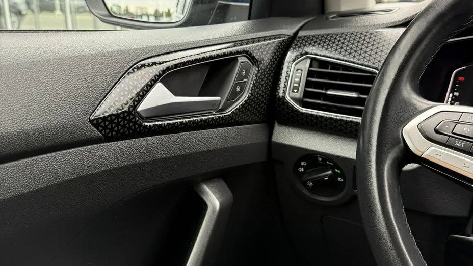 VOLKSWAGEN T-Cross -