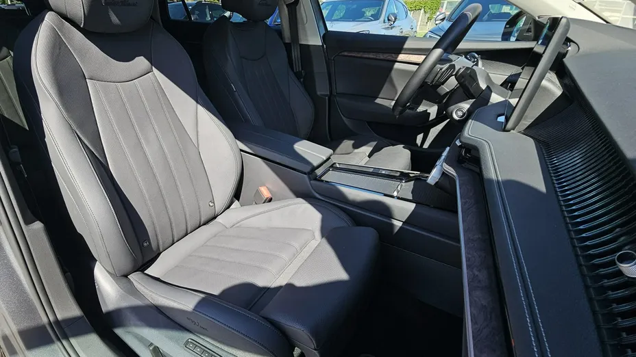 SKODA Superb -